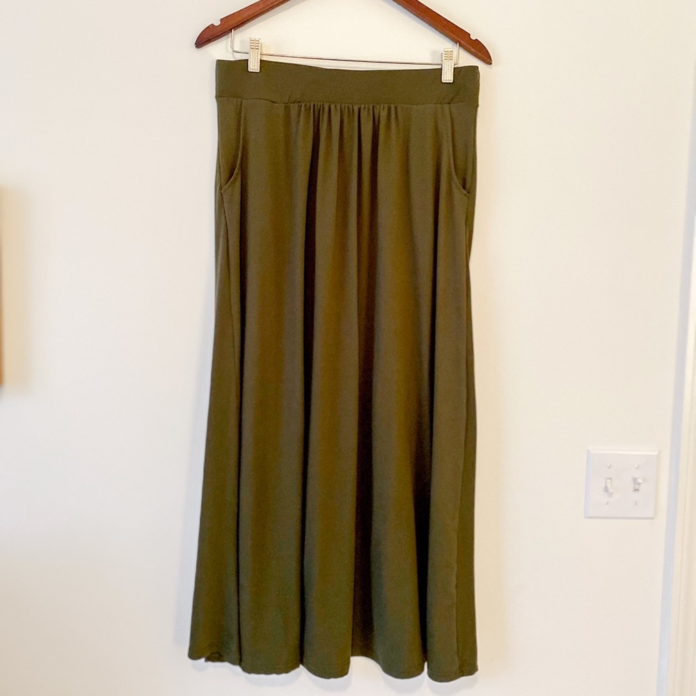 White Mark Olive Green Maxi Skirt w/ pockets NWOT